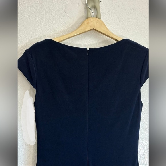 IEENA For Macduggal Front Slit Cap Sleeve Evening Gown Size: 2 - Picture 4 of 7